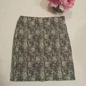 MM LaFleur NoHo Skirt in crackle pattern